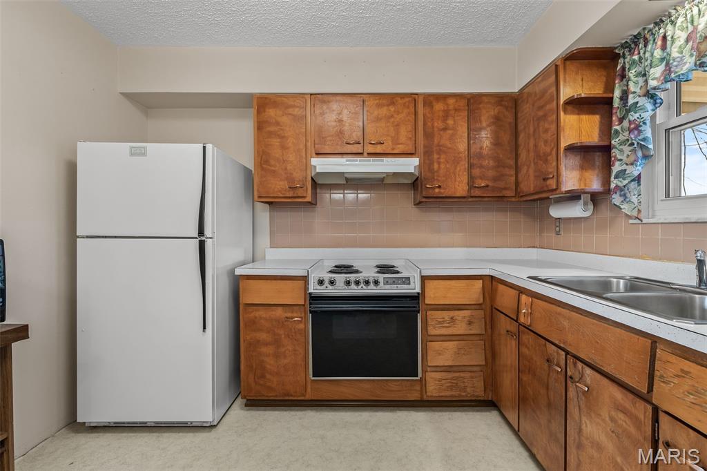 2917 Raw Wind Drive High Ridge, MO 63049 - Photo 12 of 36