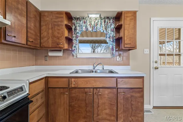 $199,900 | 2917 Raw Wind Drive, High Ridge, MO 63049