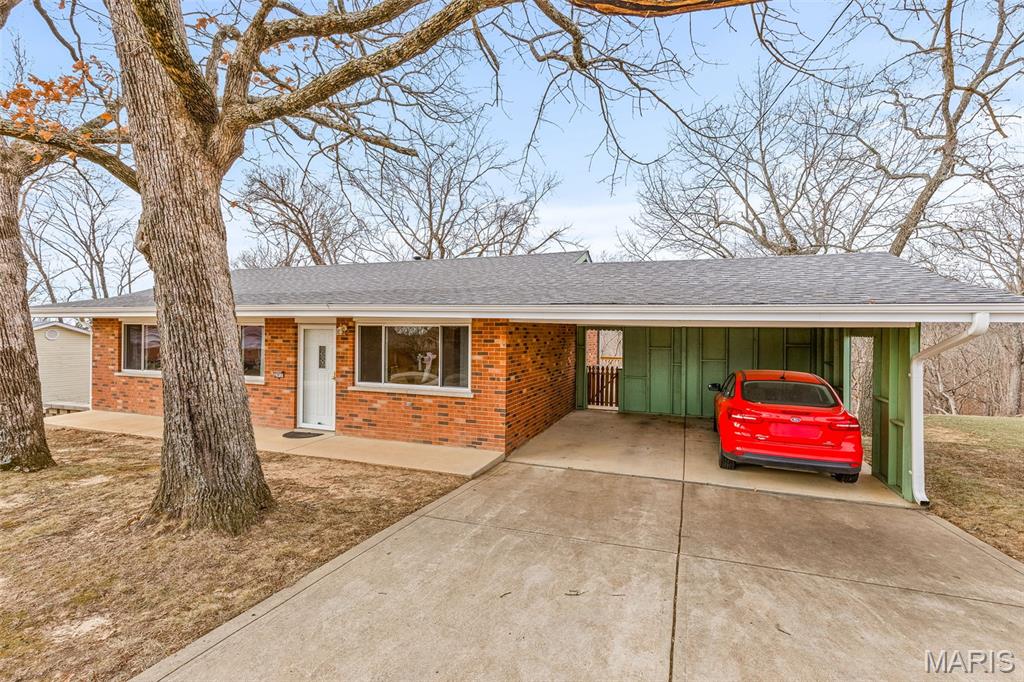 2917 Raw Wind Drive High Ridge, MO 63049 - Photo 2 of 36