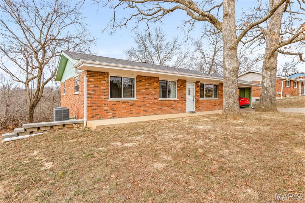 2917 Raw Wind Drive High Ridge, MO 63049 - Photo 4 of 36