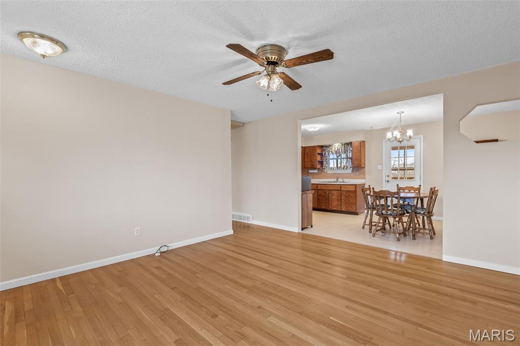 2917 Raw Wind Drive High Ridge, MO 63049 - Photo 6 of 36