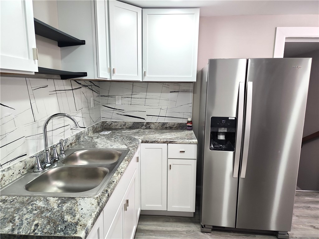 47 Oak Ridge Drive Decatur, IL 62521 - Photo 9 of 23 kitchen