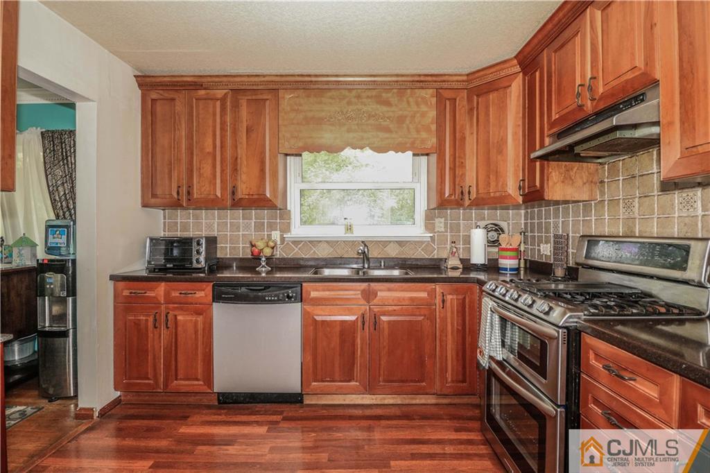 38 Rieder Road Edison, NJ 08817 - Photo 11 of 22 Gallery Image 11