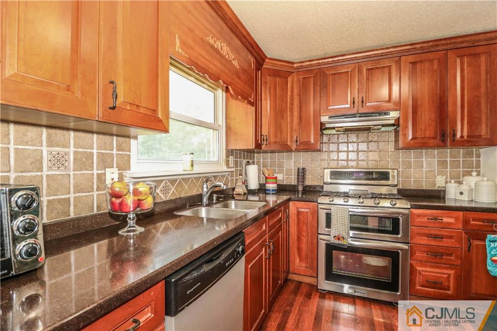 38 Rieder Road Edison, NJ 08817 - Photo 9 of 22 Gallery Image 9