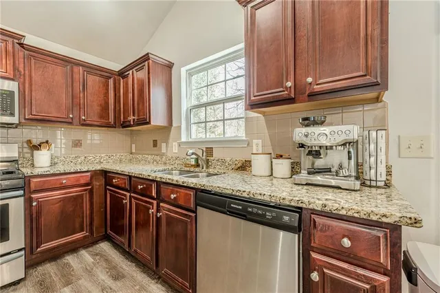 $379,900 | 2140 Mina Ln Drive Northeast, Buford, GA 30518