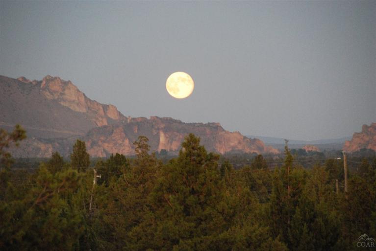 16346 Southwest Dove Road Terrebonne, OR 97760 - Photo 22 of 22 Moon rise over Smith Rocks.