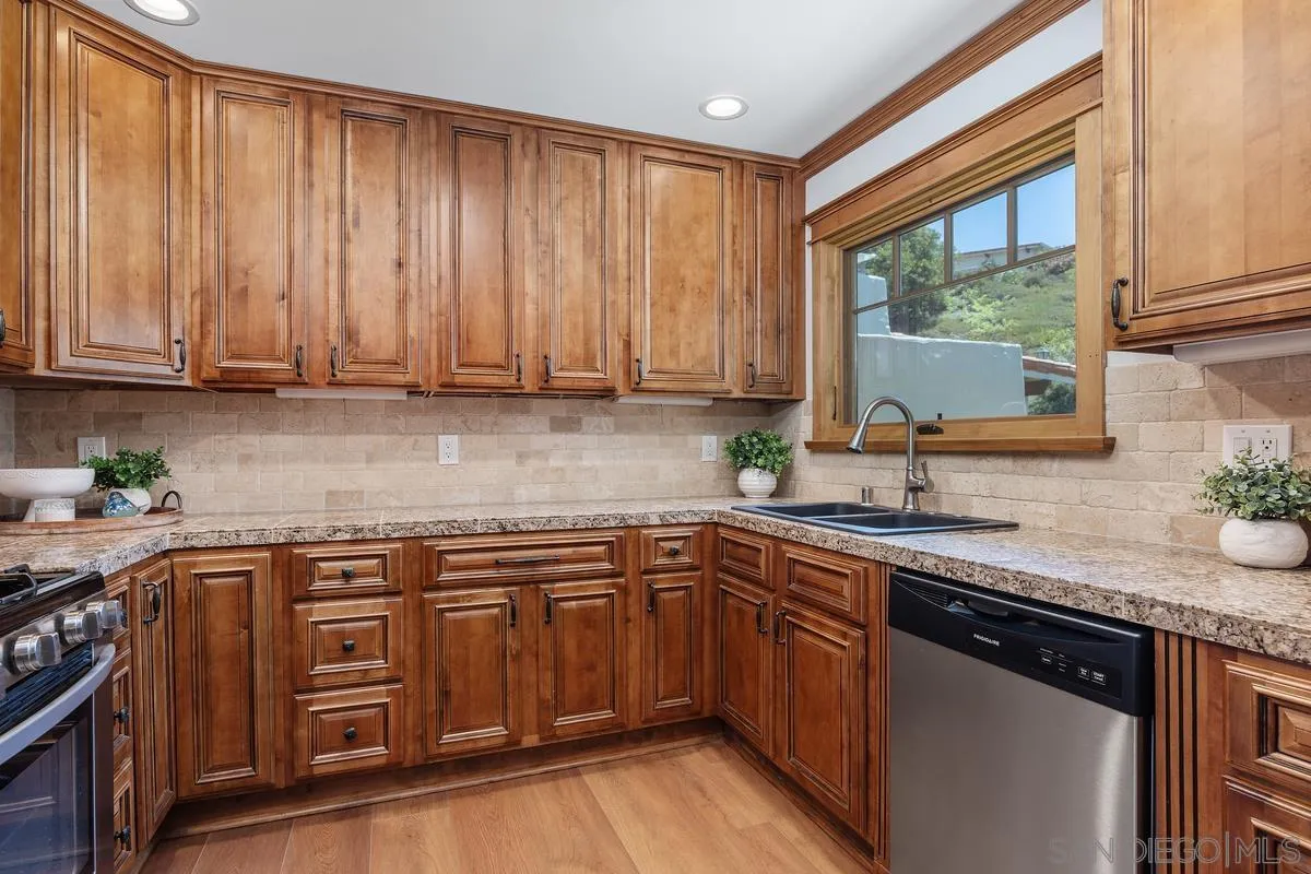12437 Meandro Road San Diego, CA 92128 - Photo 10 of 29 Gallery Image 10
