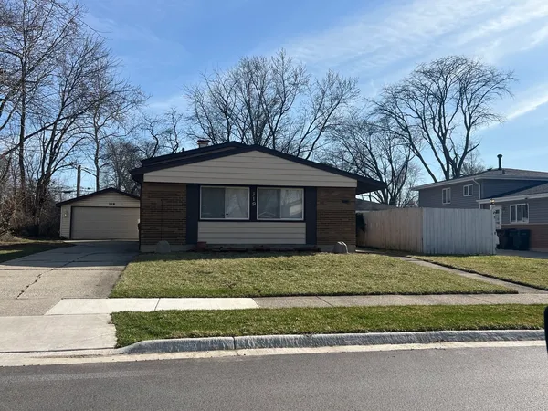 $2,300 | 319 Gentry Street, Park Forest, IL 60466