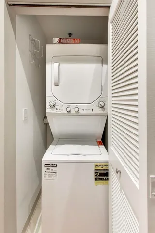 $389,000 | 1305 South Michigan Avenue, Unit 1606, Chicago, IL 60605