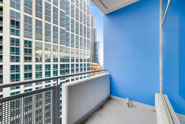 $389,000 | 1305 South Michigan Avenue, Unit 1606, Chicago, IL 60605