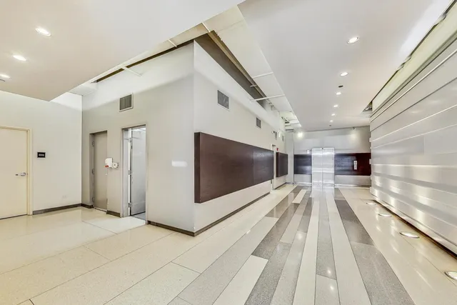 $389,000 | 1305 South Michigan Avenue, Unit 1606, Chicago, IL 60605