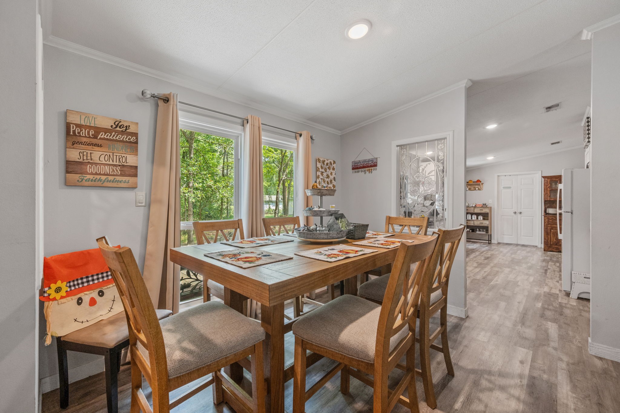 161 W Creek Trinity, TX 75862 - Photo 5 of 22 a dining room with a table and chairs