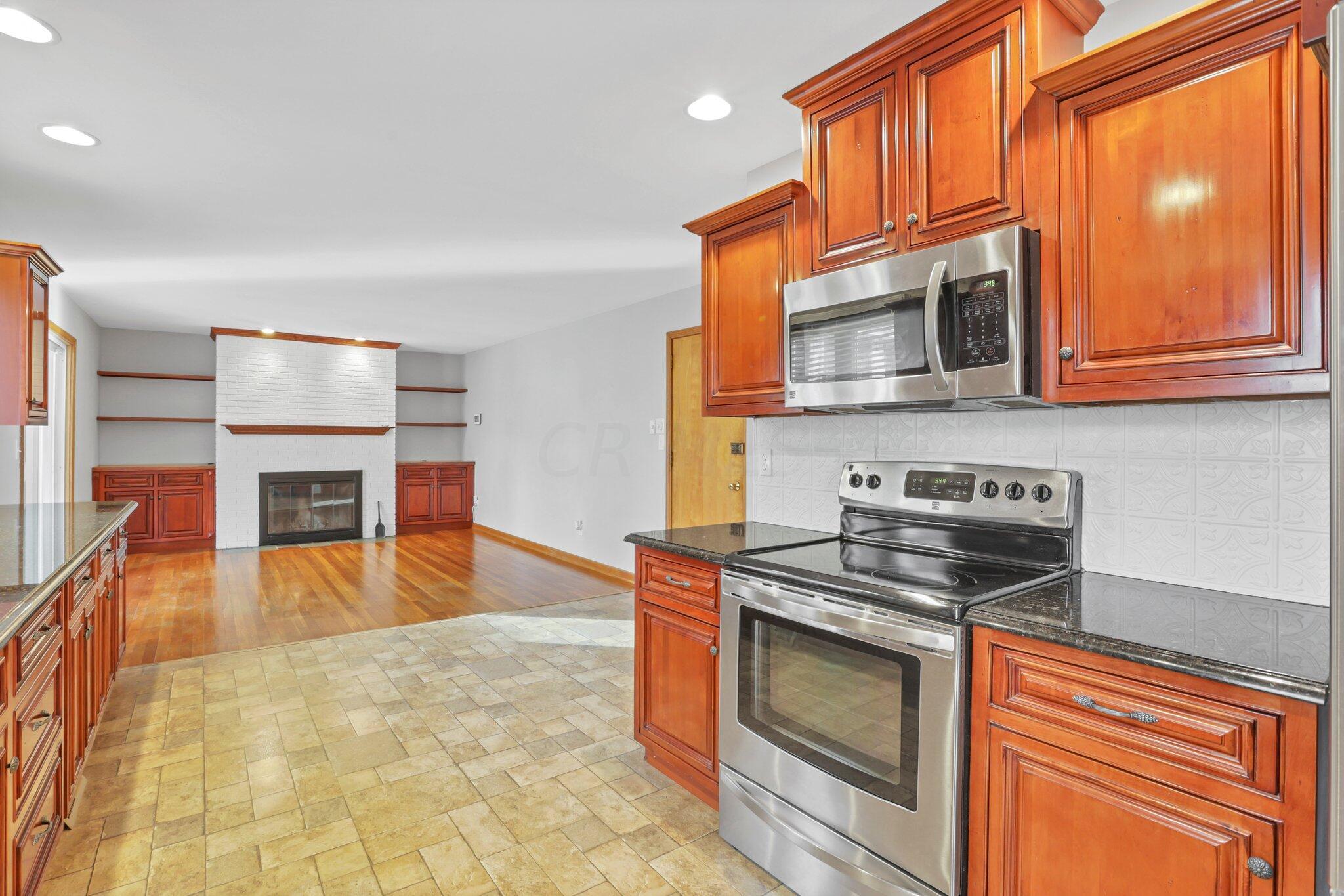 252 Derby Downs Road Newark, OH 43055 - Photo 17 of 64 Kitchen