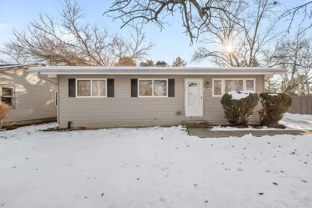 $280,000 | 18945 West Old Plank Road, Grayslake, IL 60030