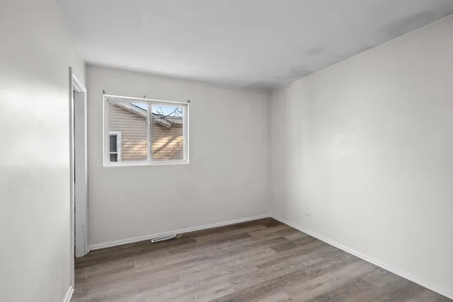 $280,000 | 18945 West Old Plank Road, Grayslake, IL 60030