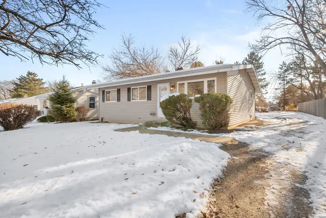 $280,000 | 18945 West Old Plank Road, Grayslake, IL 60030