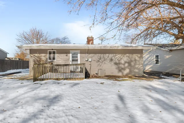 $280,000 | 18945 West Old Plank Road, Grayslake, IL 60030
