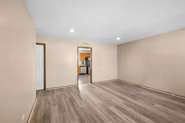 $280,000 | 18945 West Old Plank Road, Grayslake, IL 60030