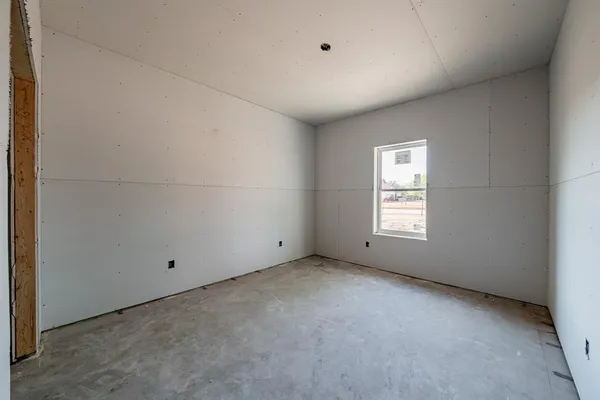 $321,200 | 705 East Davenport Street, Stamford, TX 79553