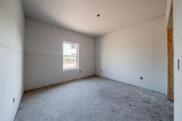 $321,200 | 705 East Davenport Street, Stamford, TX 79553