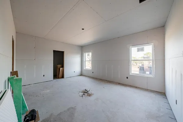 $321,200 | 705 East Davenport Street, Stamford, TX 79553