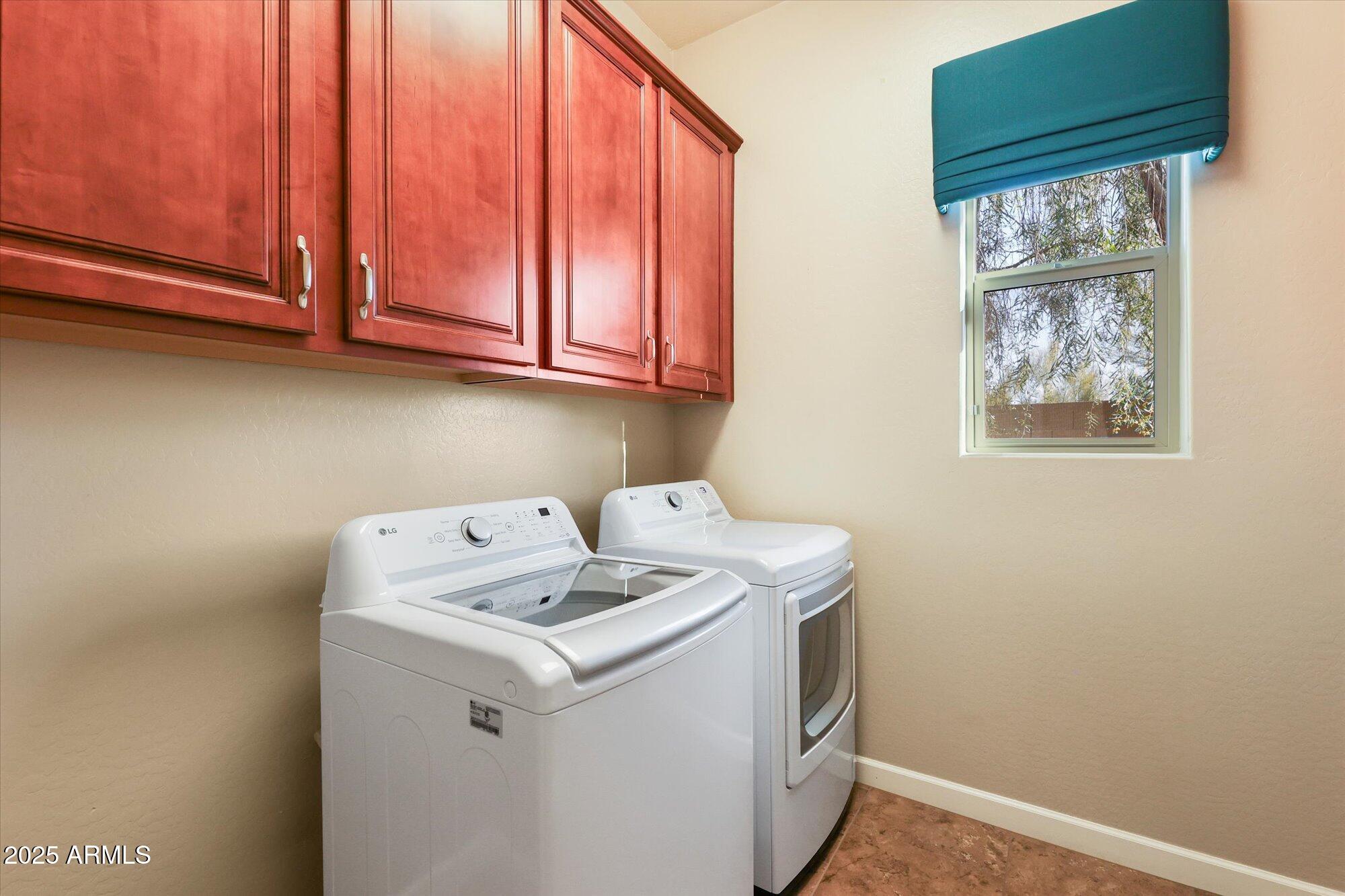 5713 East Sleepy Ranch Road Cave Creek, AZ 85331 - Photo 15 of 26 Laundry room