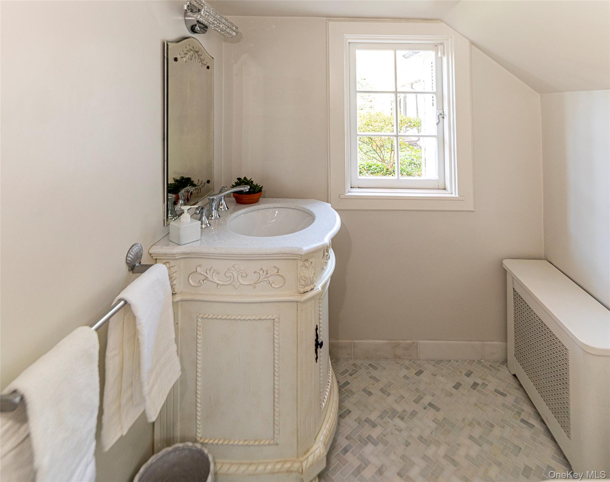 80 Hereford Road Bronxville, NY 10708 - Photo 16 of 36