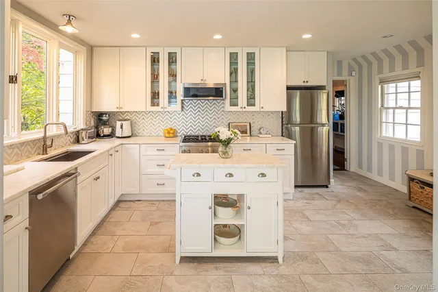 $1,695,000 | 80 Hereford Road, Bronxville, NY 10708