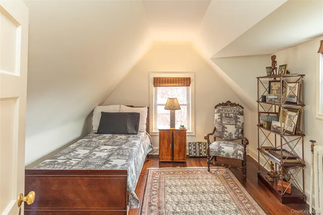 $1,695,000 | 80 Hereford Road, Bronxville, NY 10708