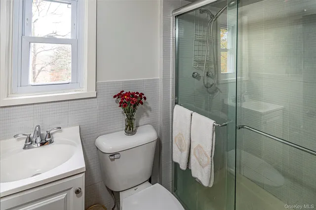 $1,695,000 | 80 Hereford Road, Bronxville, NY 10708