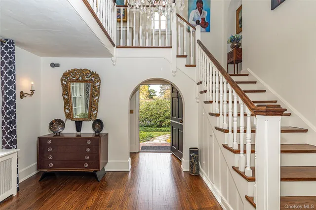 $1,695,000 | 80 Hereford Road, Bronxville, NY 10708