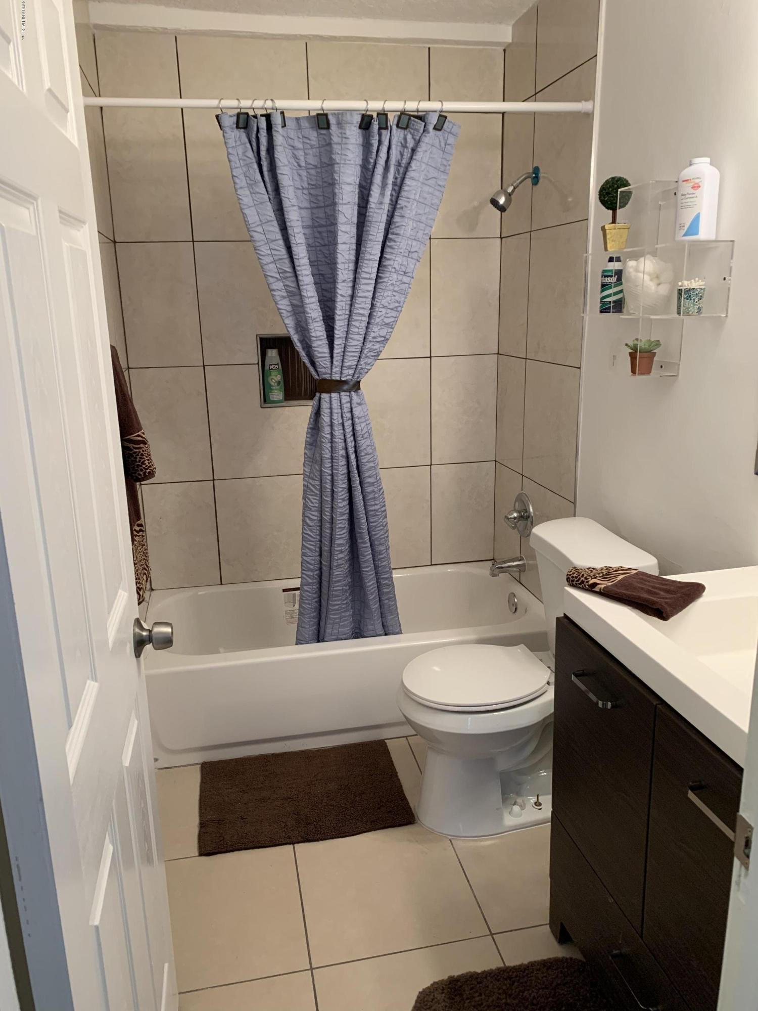 4220 Muncy Road Jacksonville, FL 32207 - Photo 7 of 17 Bath1