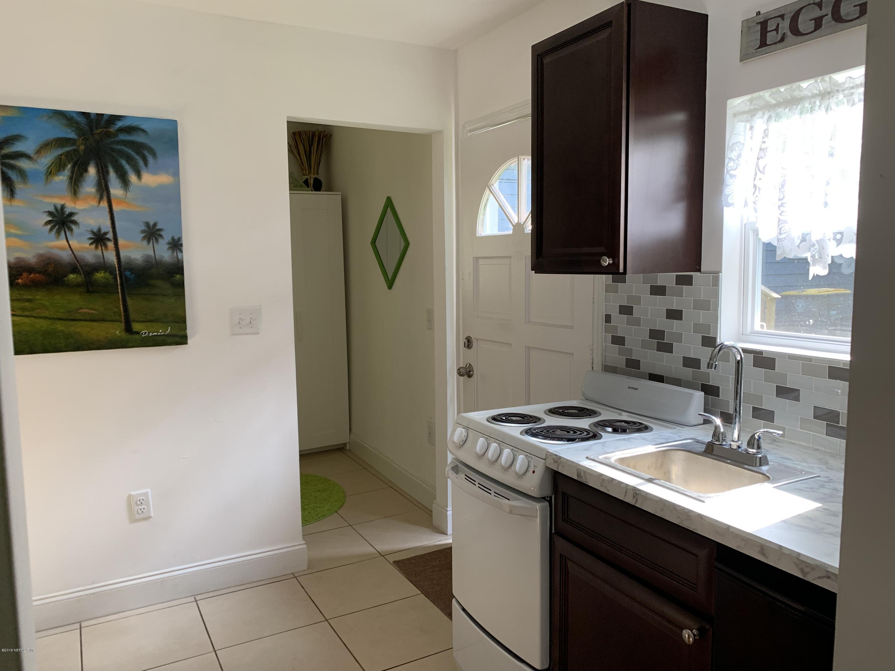4220 Muncy Road Jacksonville, FL 32207 - Photo 9 of 17 Mini Kitchen