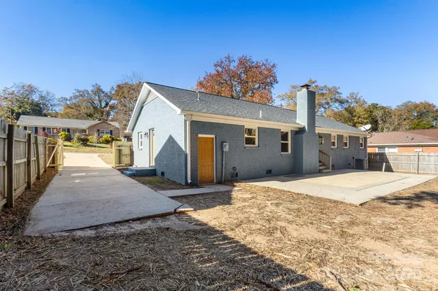 $450,000 | 5116 Carriage Dr Circle, Charlotte, NC 28205