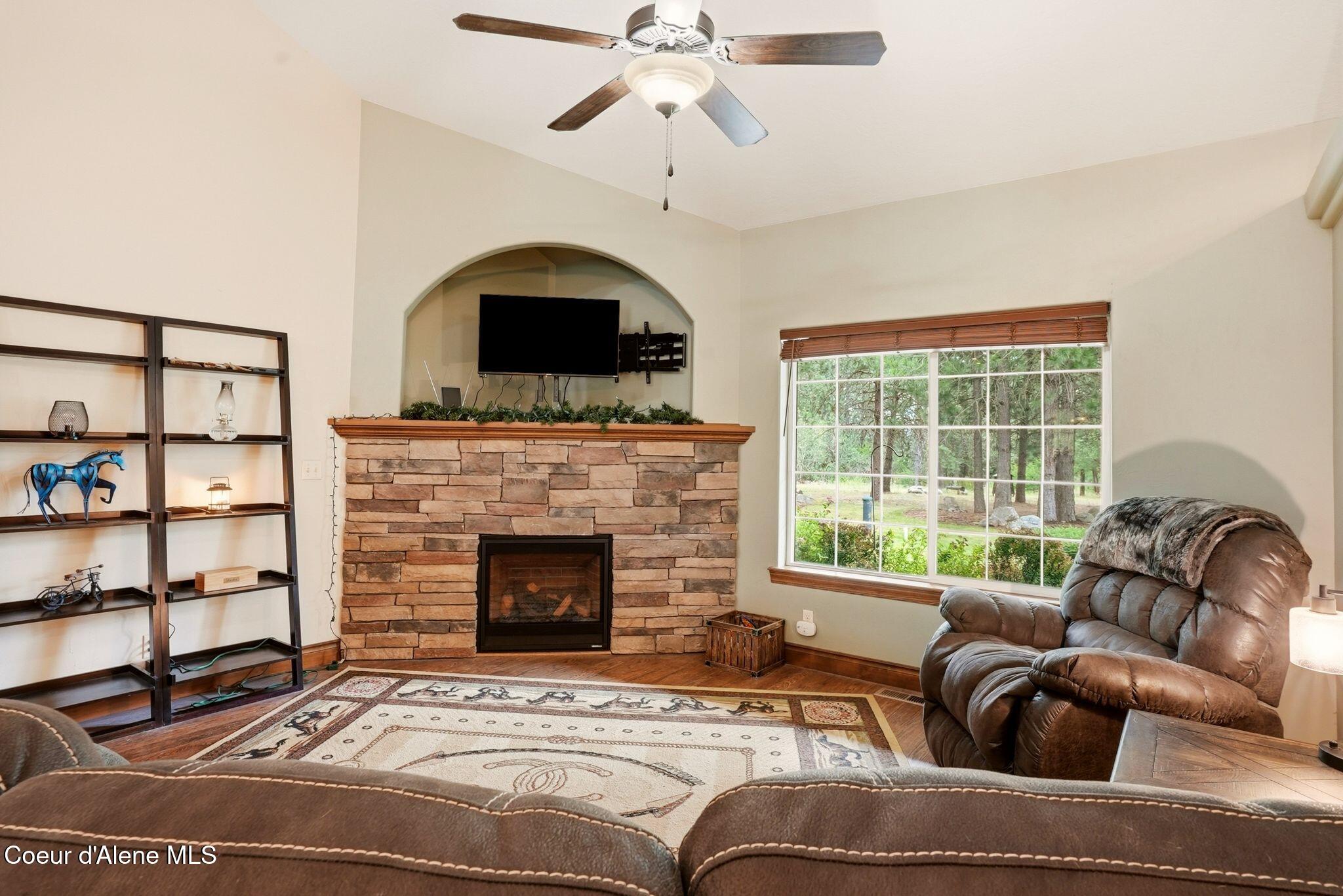 8964 Hauser Lake Road Hauser, ID 83854 - Photo 10 of 89 8_Inside-Media-Hauser-7