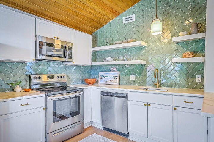 9 F Street Charleston, SC 29403 - Photo 10 of 20 32 F Street-10