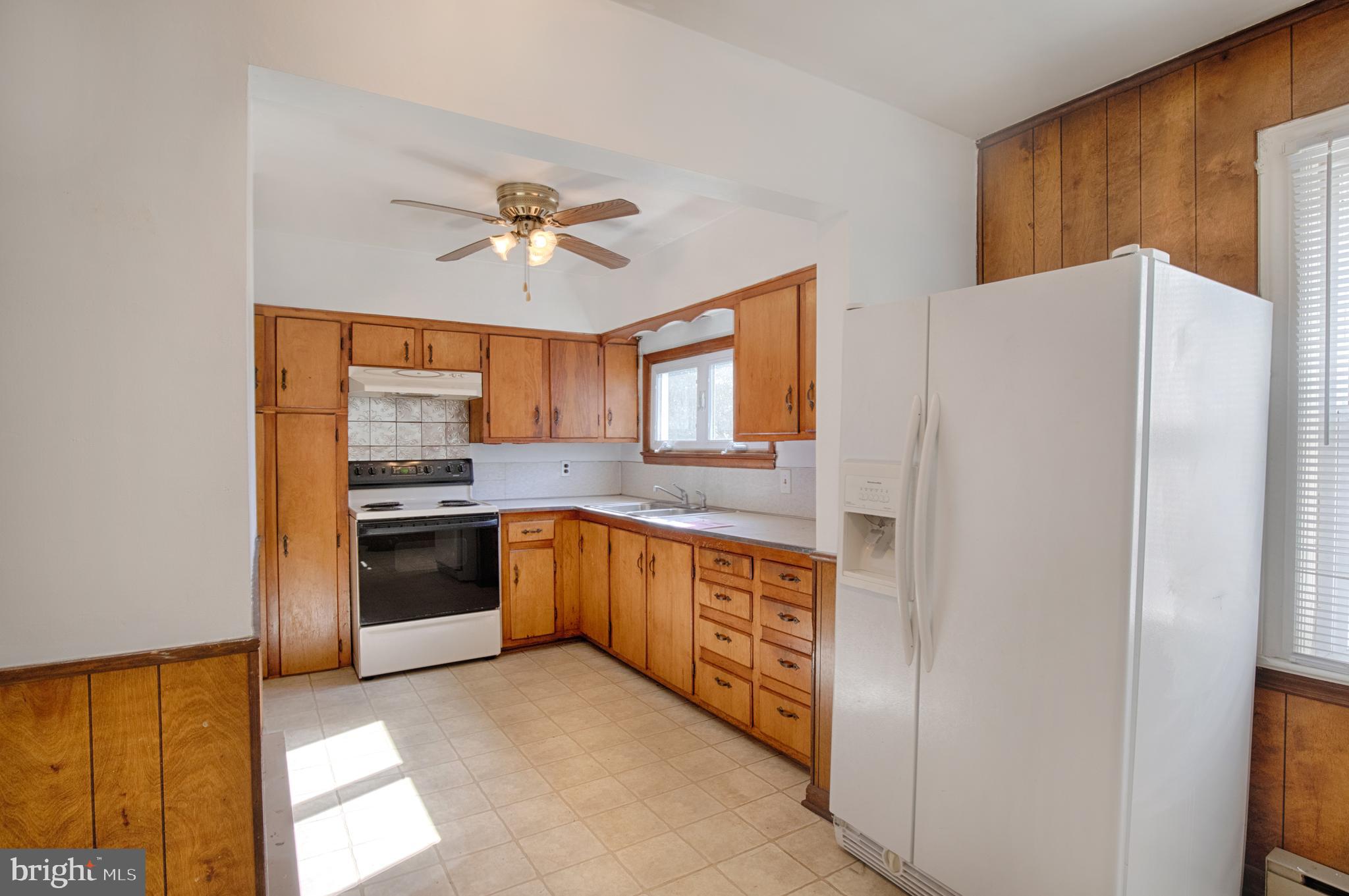 2833 Scarff Road Fallston, MD 21047 - Photo 7 of 24 Kitchen w ceiling fan and range hood