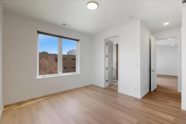 $3,450 | 204 South Leavitt Street, Unit 302, Chicago, IL 60612
