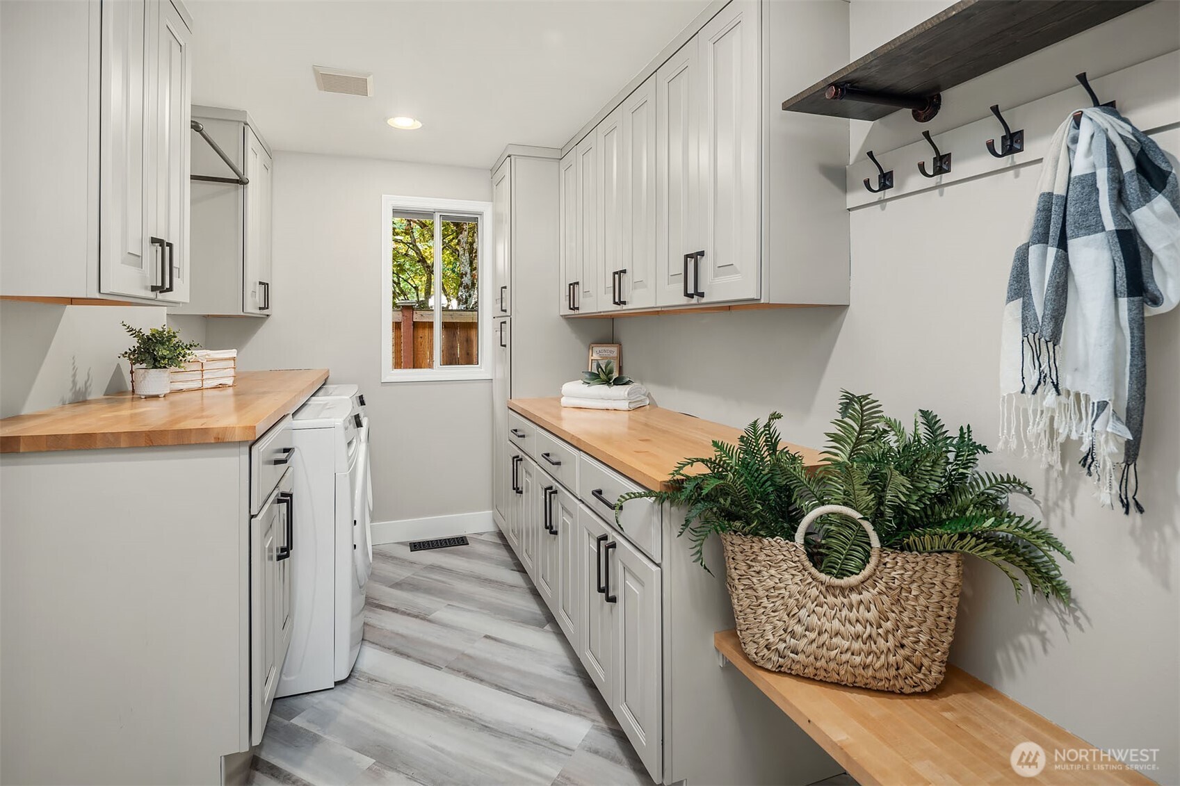 1815 Field Avenue Northeast Renton, WA 98059 - Photo 14 of 39