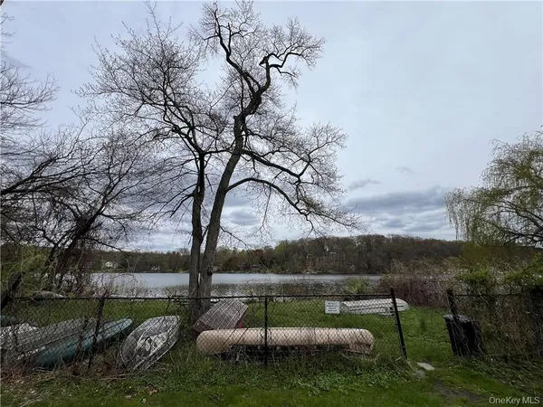$3,300 | 3180 Lincoln Drive, Mohegan Lake, NY 10547
