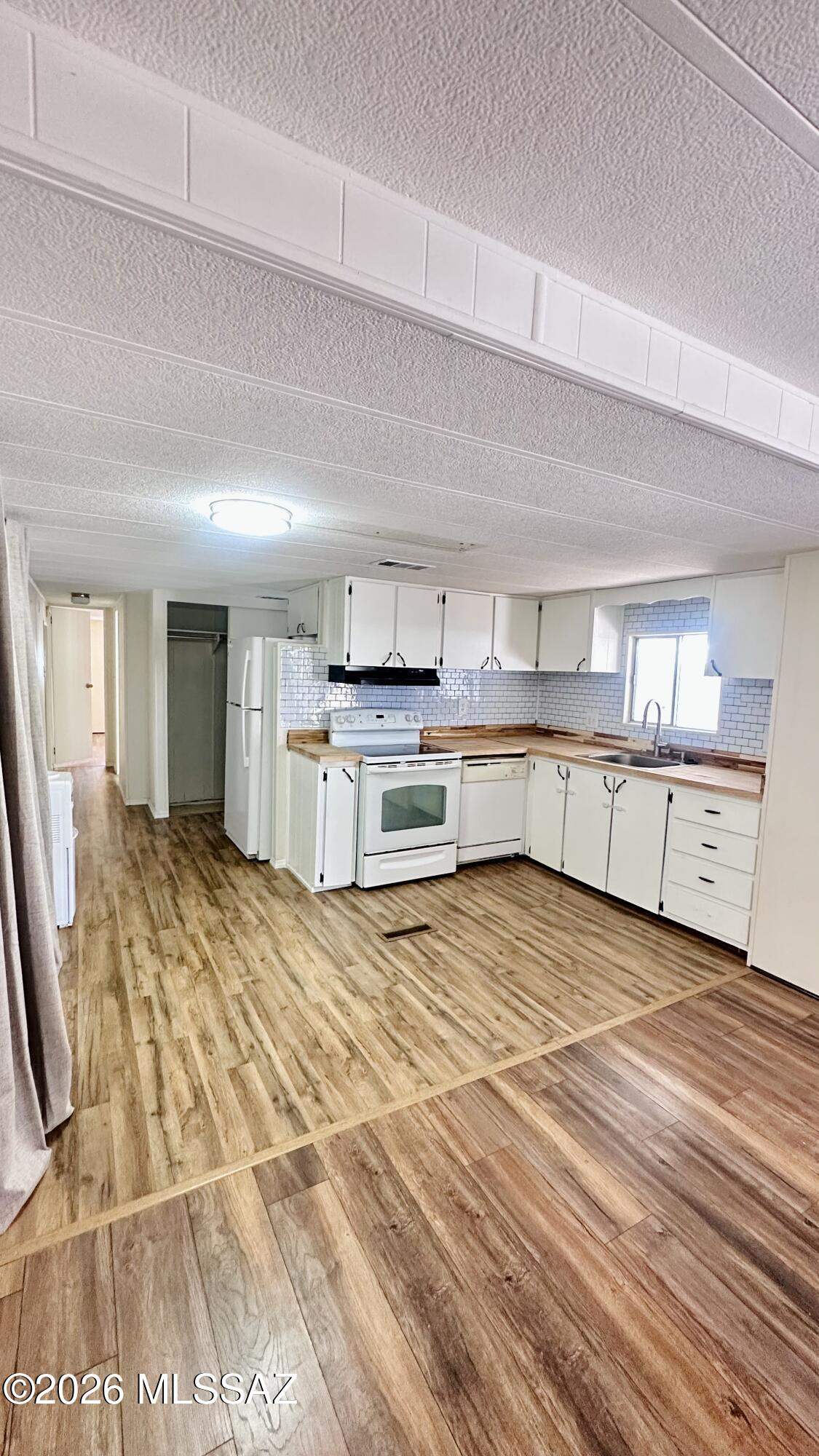 5000 East Grant Road, Unit 158 Tucson, AZ 85712 - Photo 4 of 14 kitchen