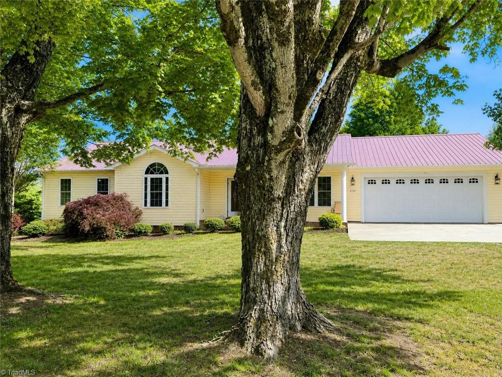 858 George Murphy Road Winston-Salem, NC 27107 - Photo 2 of 23