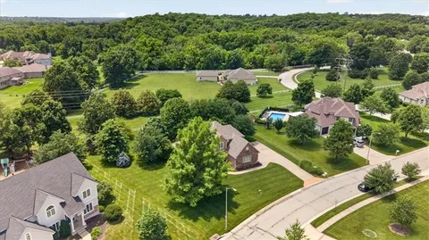 $725,000 | 9406 Pleasant Avenue, Kansas City, MO 64138