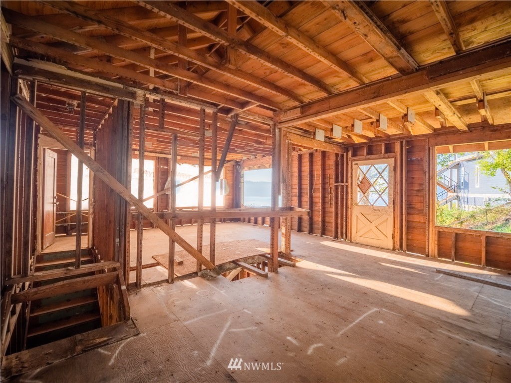 13321 Satterlee Road Anacortes, WA 98221 - Photo 3 of 19 Gallery Image 3