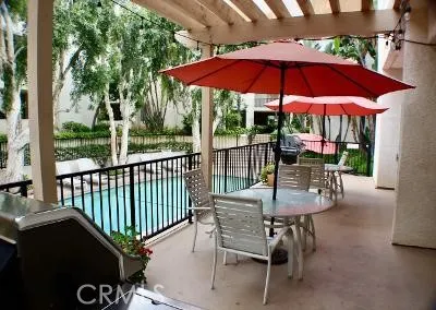 $399,999 | 5325 Newcastle Avenue, Unit 322, Encino, CA 91316