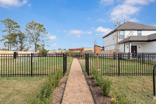 $309,990 | 15610 Coneflower Hls Drive, Houston, TX 77090