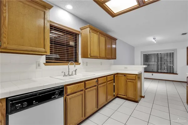 $1,850 | 7504 North 21st Street, McAllen, TX 78504