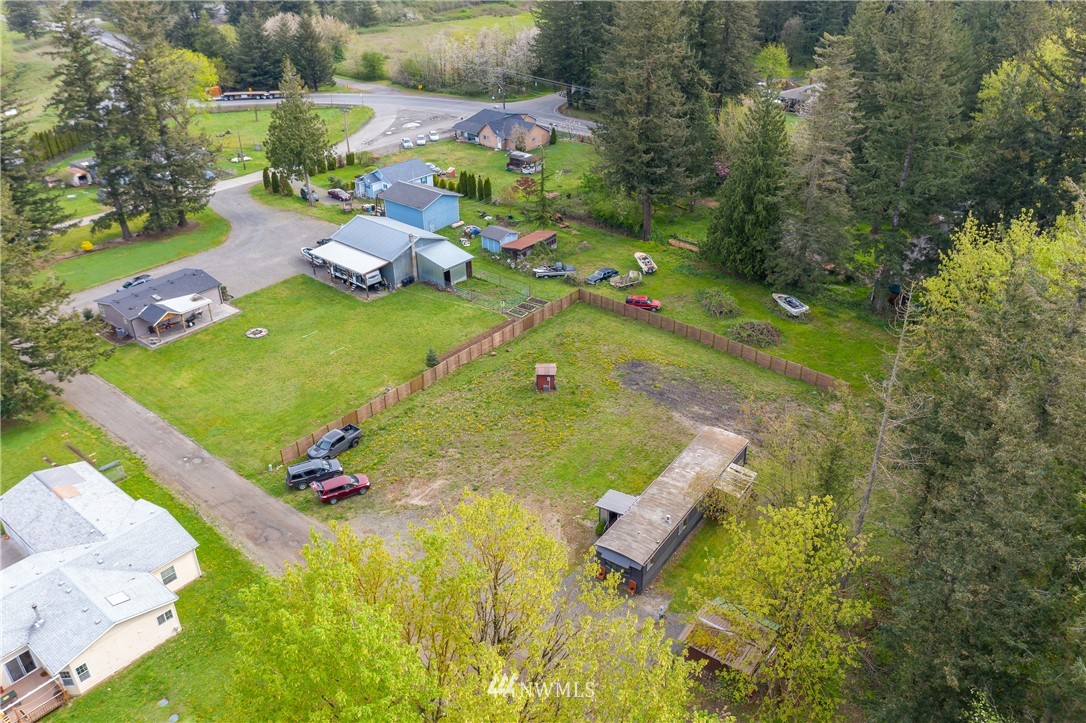 2073 East Pole Road Everson, WA 98247 - Photo 4 of 18 a view of an outdoor space