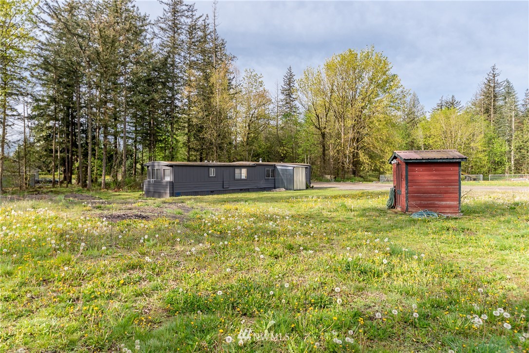 2073 East Pole Road Everson, WA 98247 - Photo 8 of 18 a house view with a garden space