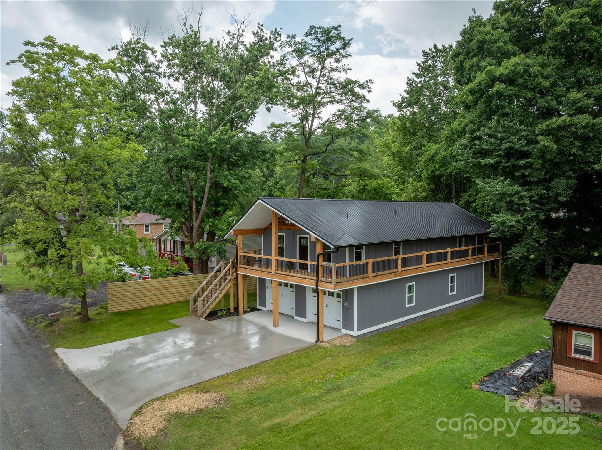 2513 Rolfe Street Hendersonville, NC 28791 - Photo 3 of 48 Gallery Image 3